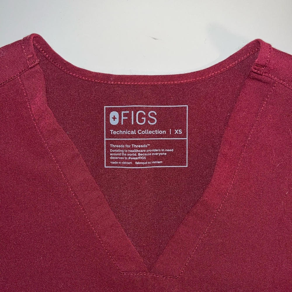 FIGS Casma Top - Burgundy